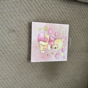 Winnie the Pooh NWT Pink and Gold cosmetic pallet